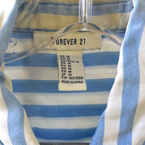 Forever 21 Blue and White Striped Button Up Size M - Picture 3 of 5